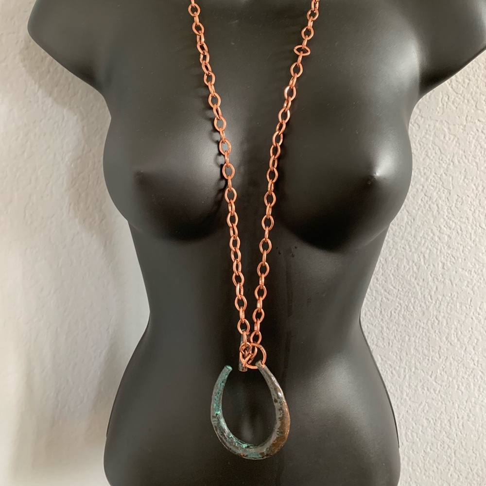 Woman’s necklace
